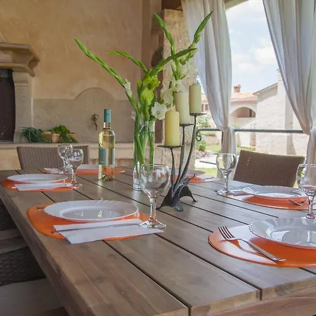 Charming Jezenj Villa Pazin