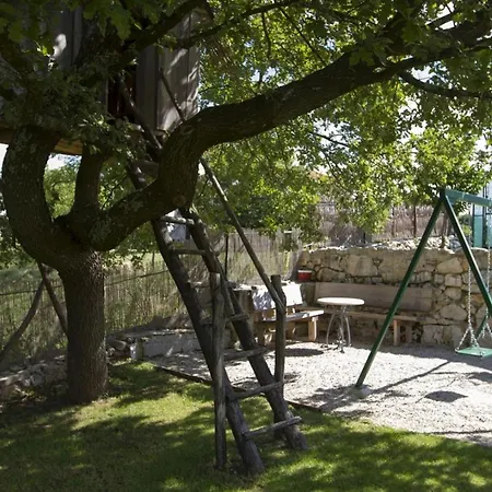 Charming Jezenj Pazin