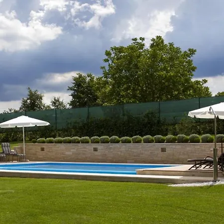 Villa Charming Jezenj